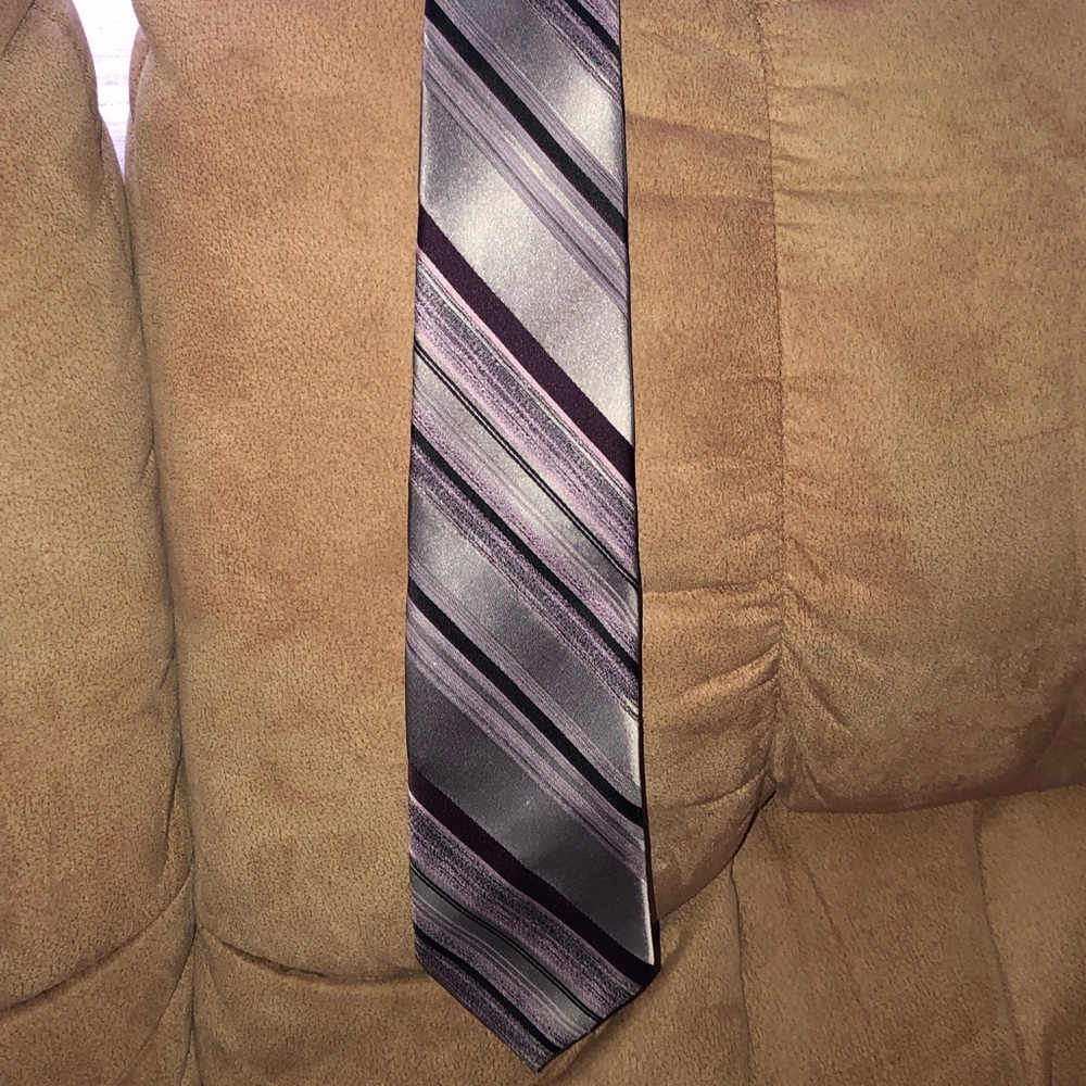 Silver neck tie with black and purples detailing